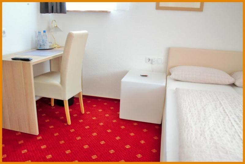 Hotel-Garni 'Zum Weinkrug' Sommerhausen Ngoại thất bức ảnh