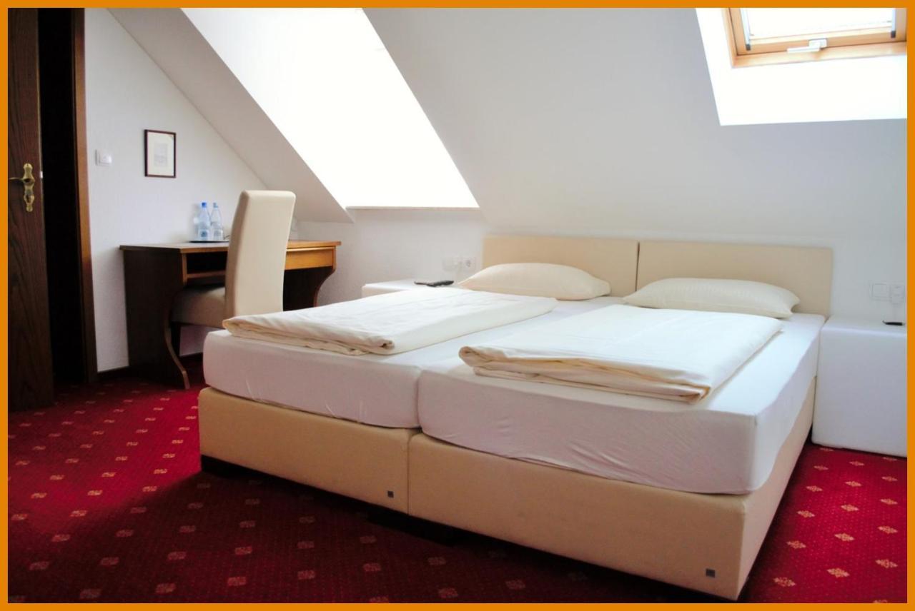 Hotel-Garni 'Zum Weinkrug' Sommerhausen Ngoại thất bức ảnh