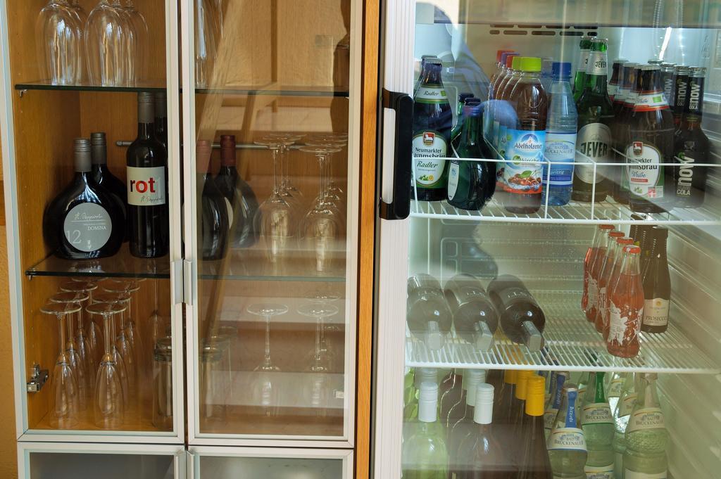 Hotel-Garni 'Zum Weinkrug' Sommerhausen Ngoại thất bức ảnh