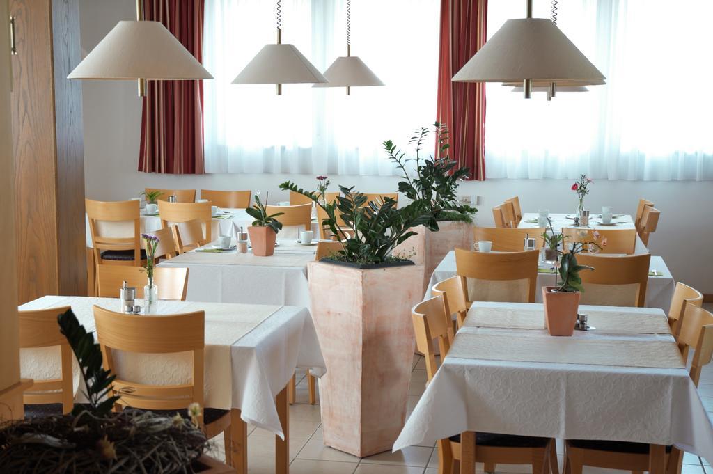 Hotel-Garni 'Zum Weinkrug' Sommerhausen Ngoại thất bức ảnh
