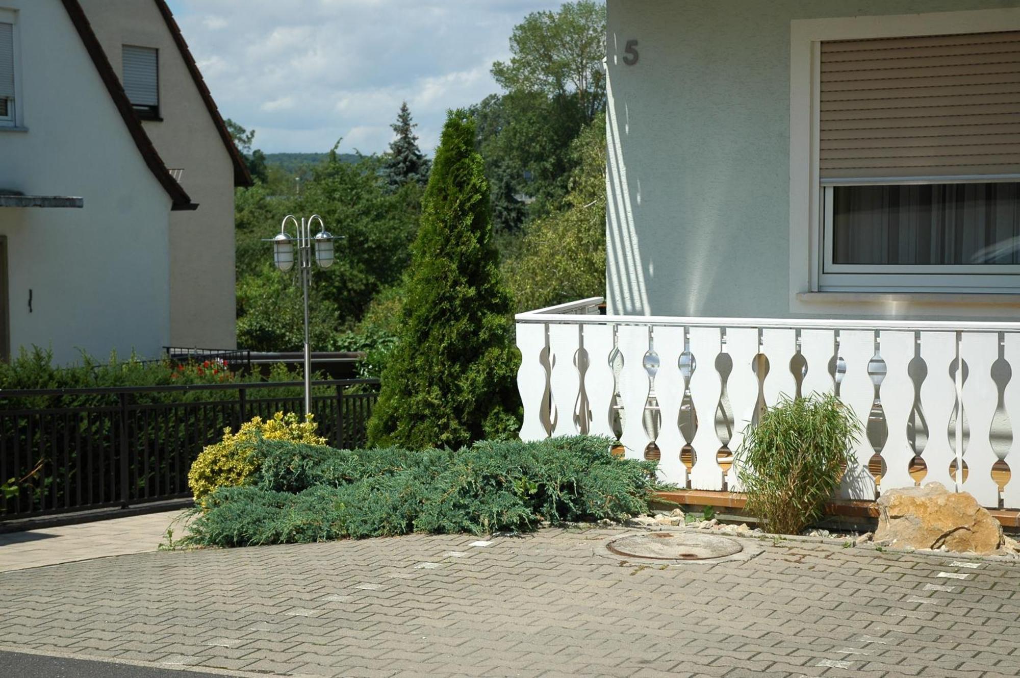 Hotel-Garni 'Zum Weinkrug' Sommerhausen Ngoại thất bức ảnh