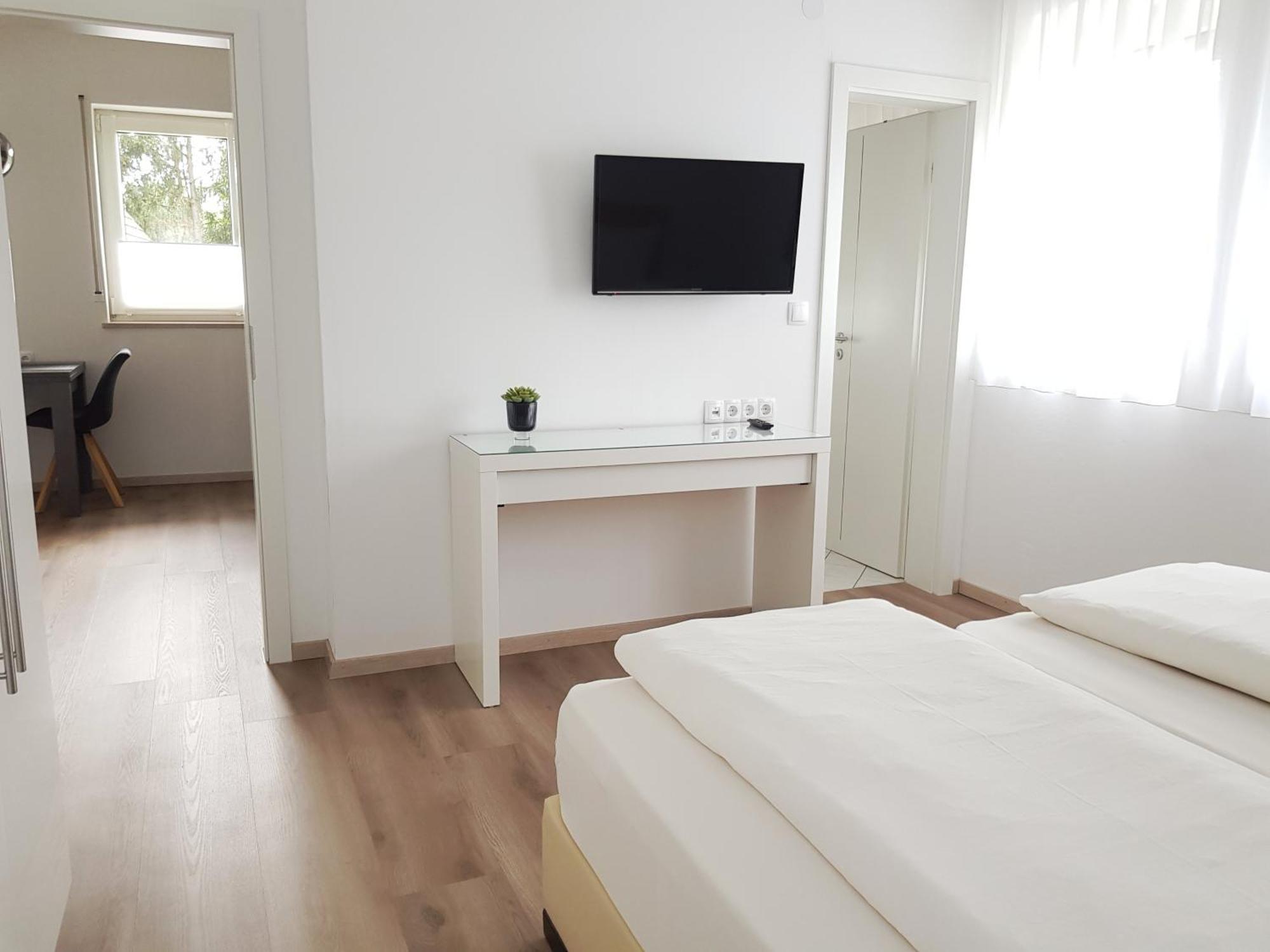 Hotel-Garni 'Zum Weinkrug' Sommerhausen Phòng bức ảnh